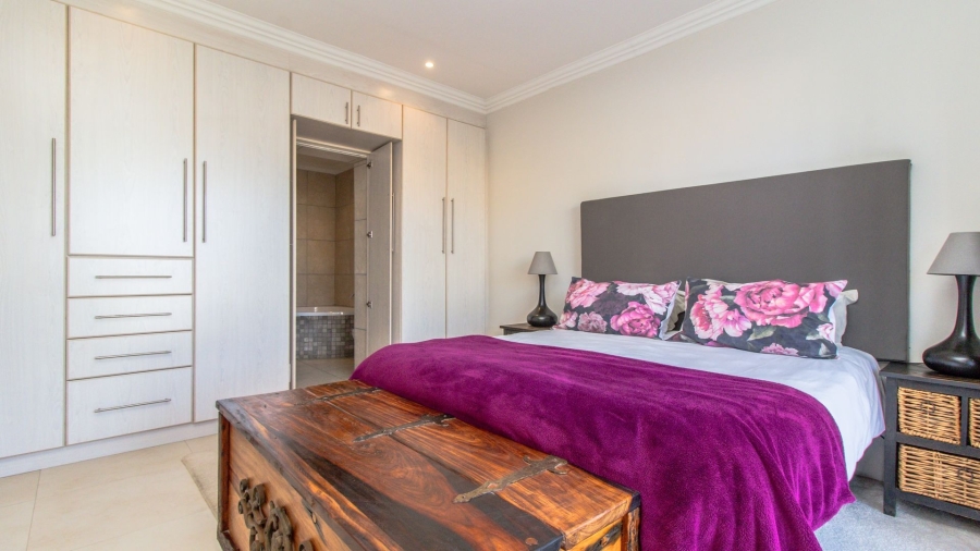 6 Bedroom Property for Sale in Franskraal Western Cape